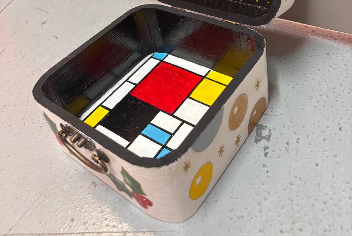 Caja Navideña — Vista Lateral