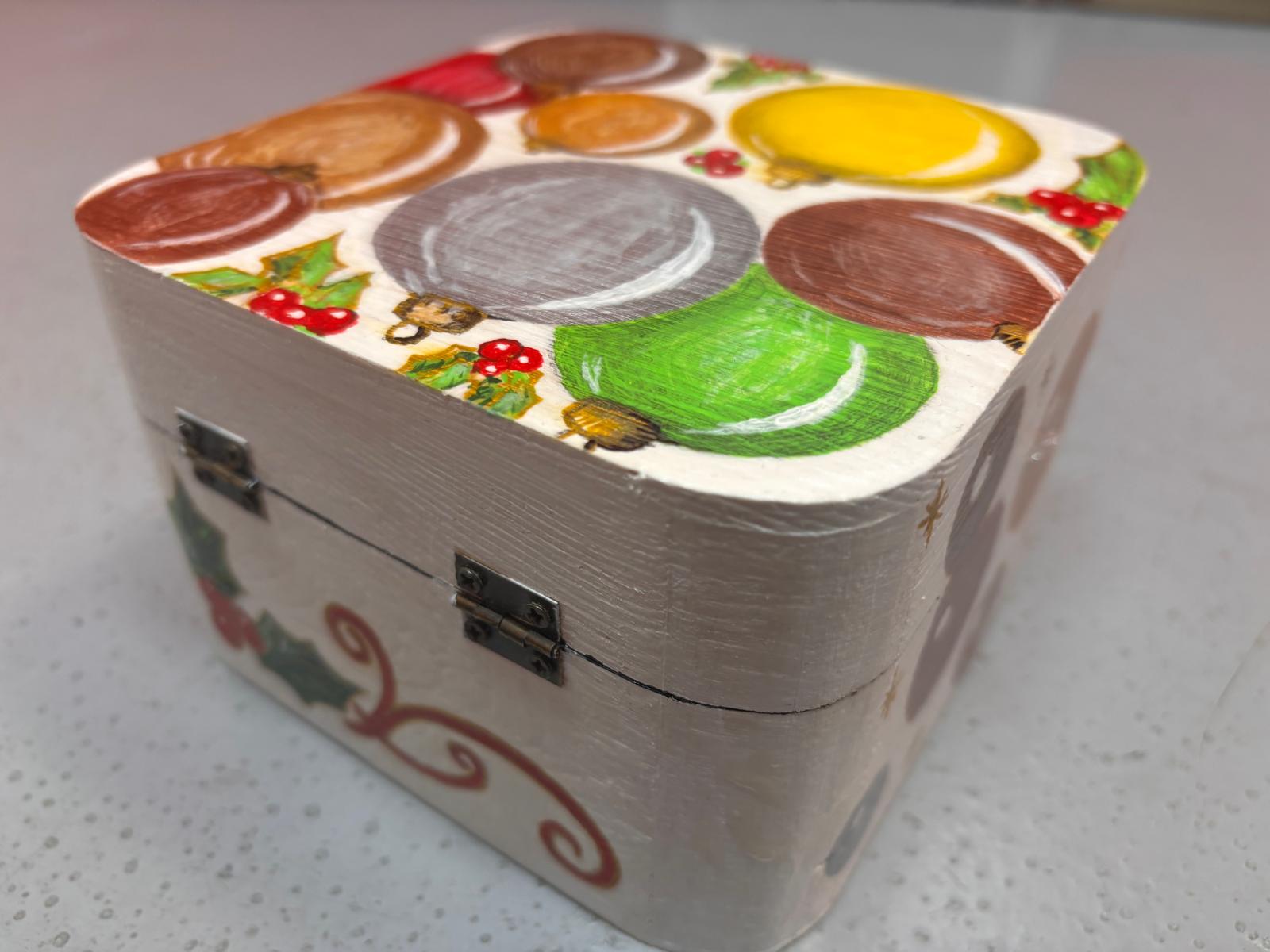 Caja Navideña — Vista Posterior